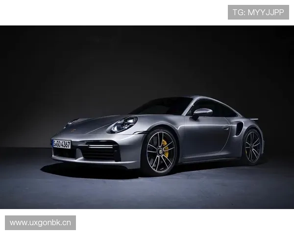 亚历克斯·摩根训练完顺手买了辆保时捷，说就当买菜车